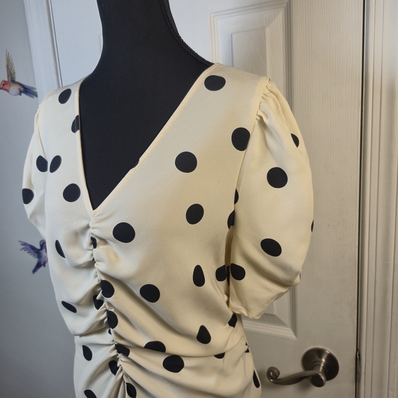 New Day Poka Dot Ruched Puff Sleeve Midi Dress Cream Size: M - Picture 4 of 8